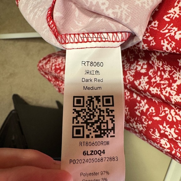 NWOT Floral Red and White Mini Dress cut out shoulders size medium - Picture 8 of 9